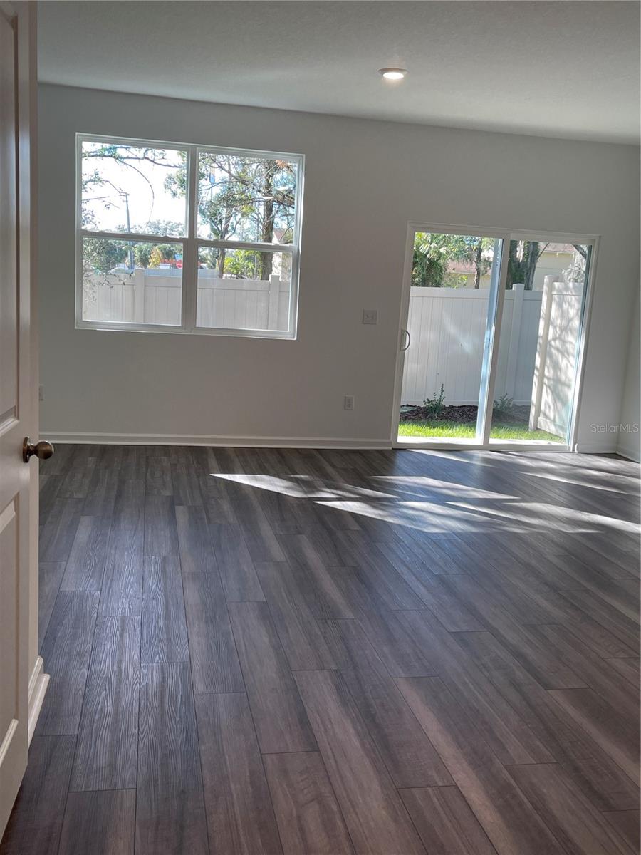 6163 DAERR RIDGE ST — photo 4