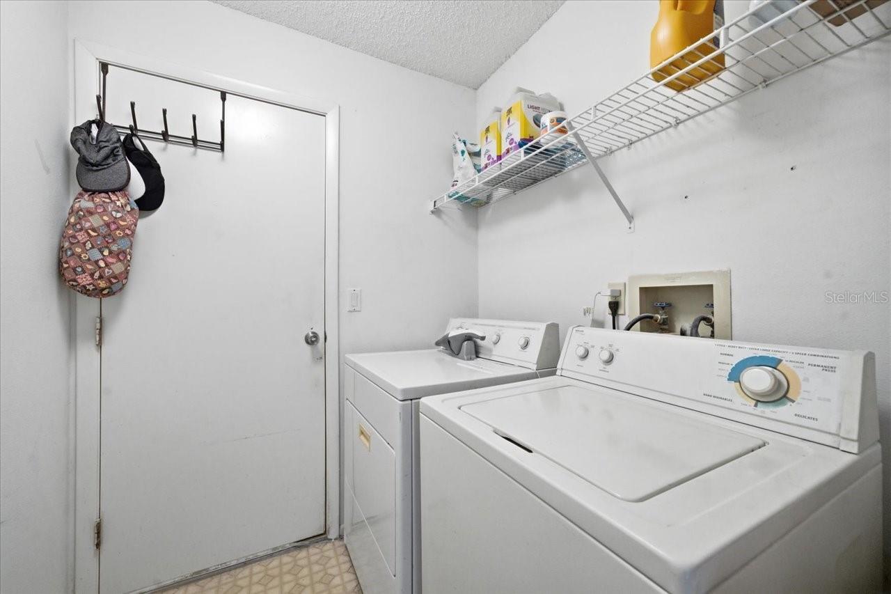 798 COUNTRYSHIRE LN — photo 46