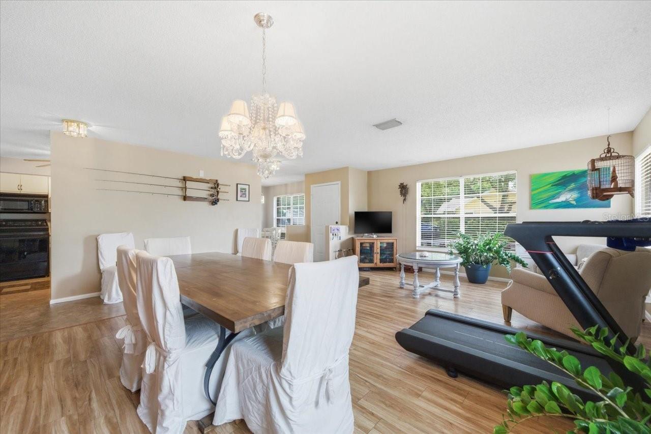 798 COUNTRYSHIRE LN — photo 32