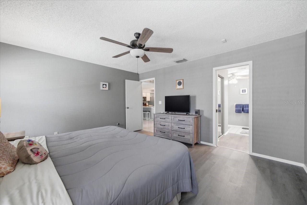 798 COUNTRYSHIRE LN — photo 38