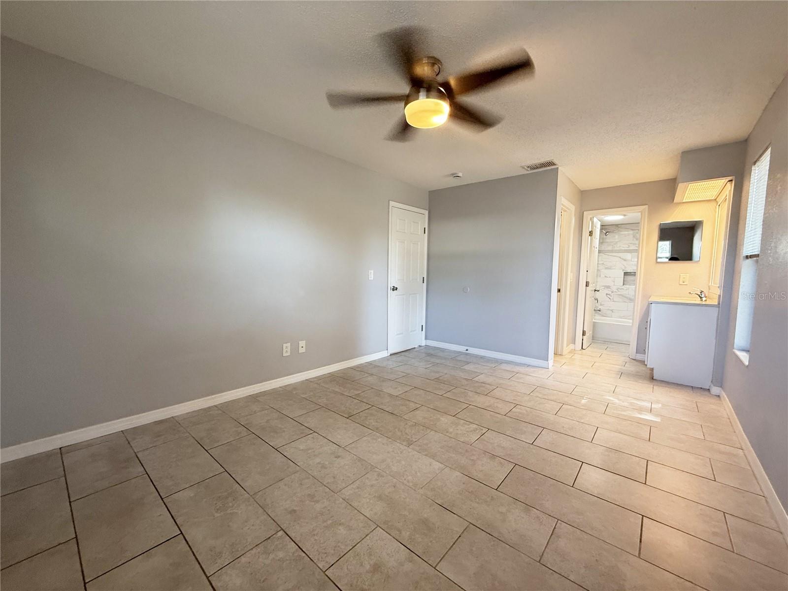 1348 FRIEND AVE — photo 9