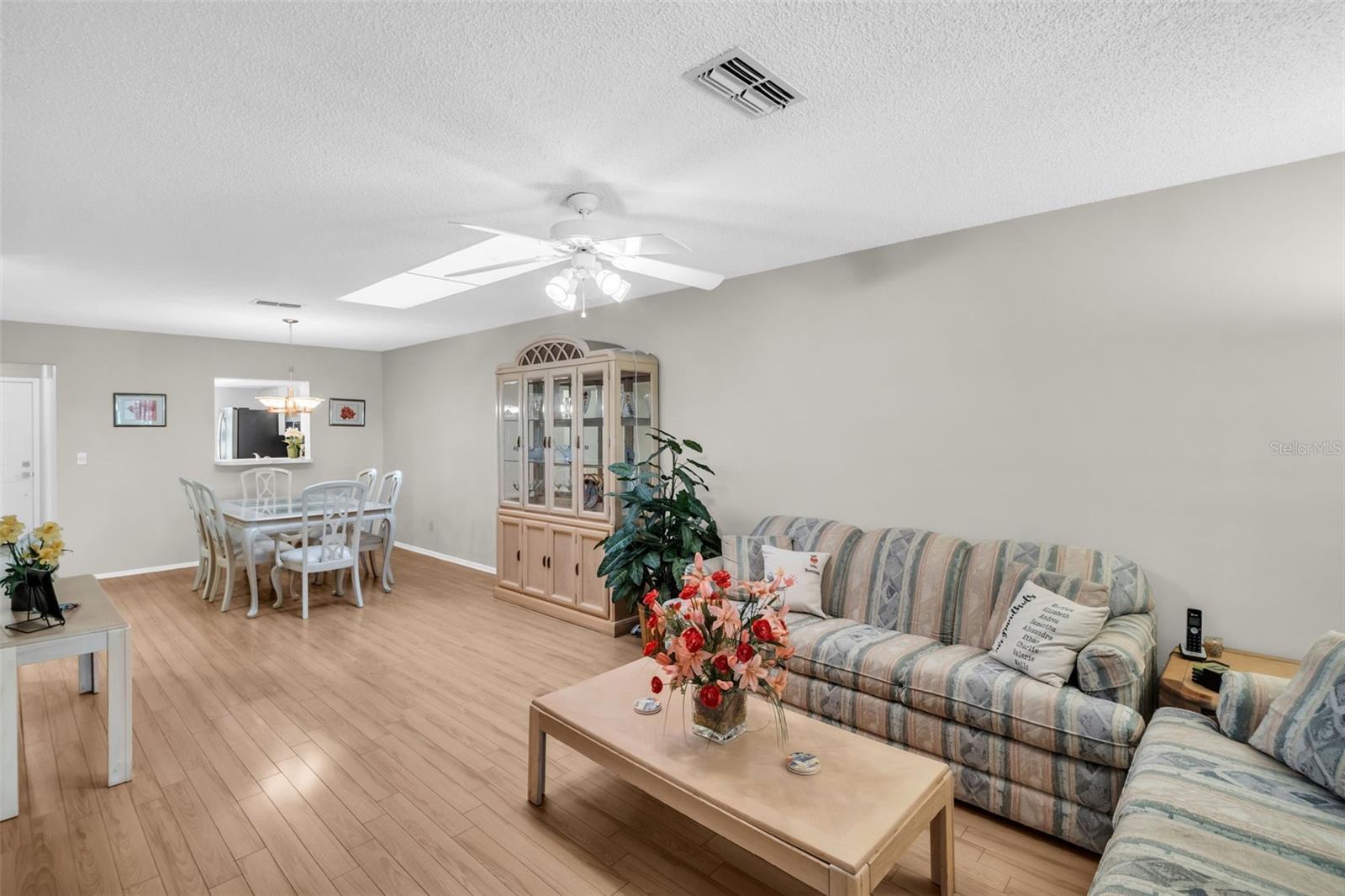 860 MACLAREN DR N #B — photo 8