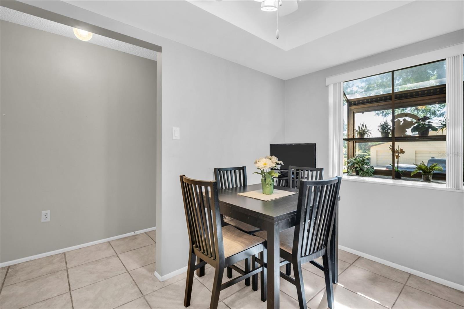 860 MACLAREN DR N #B — photo 4