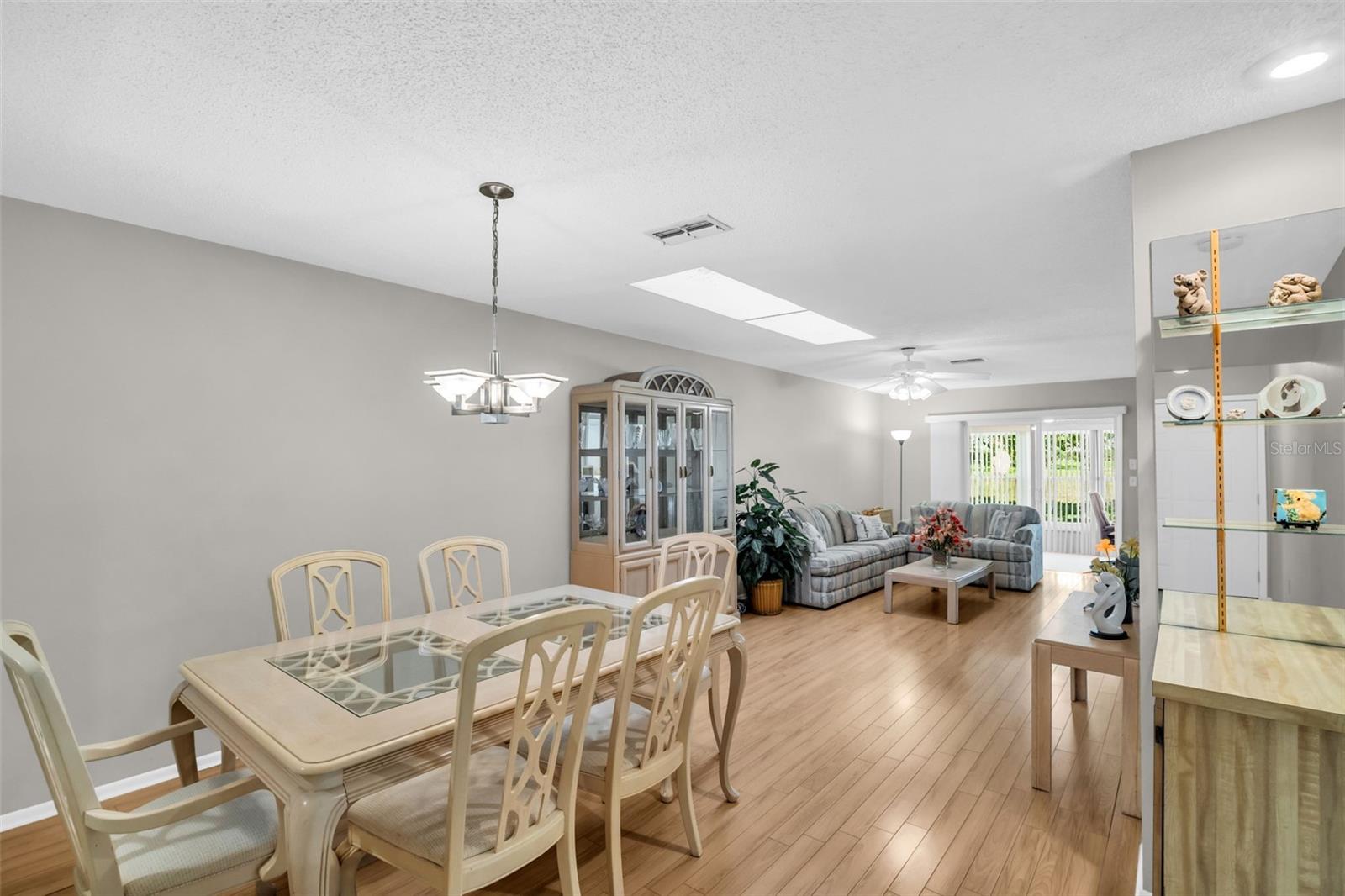 860 MACLAREN DR N #B — photo 6