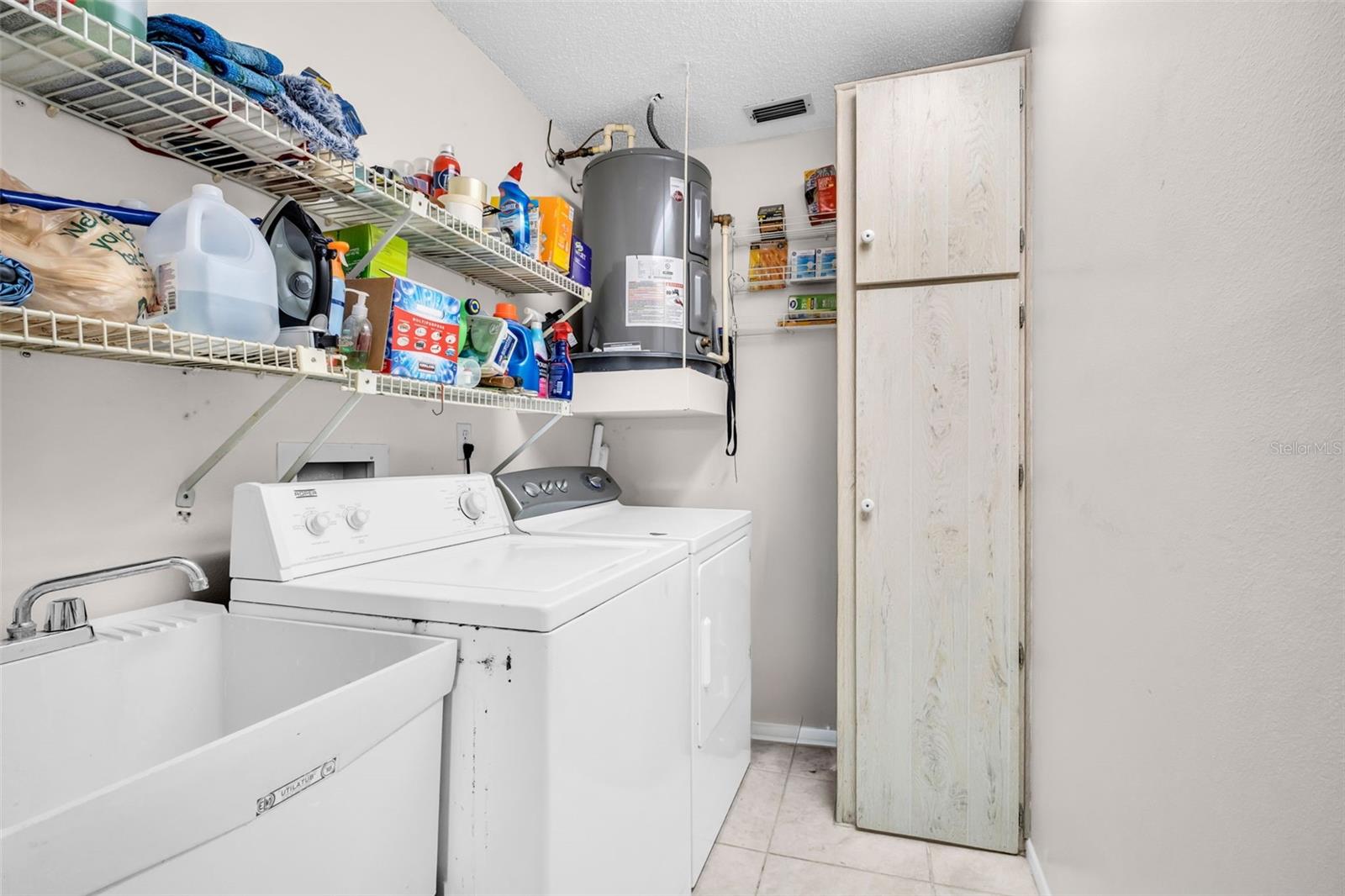 860 MACLAREN DR N #B — photo 18