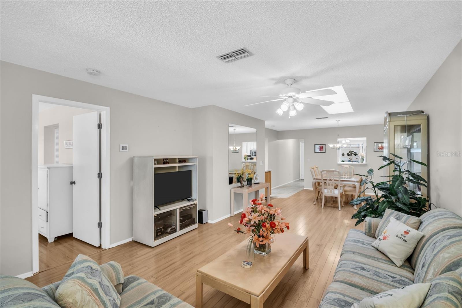 860 MACLAREN DR N #B — photo 9