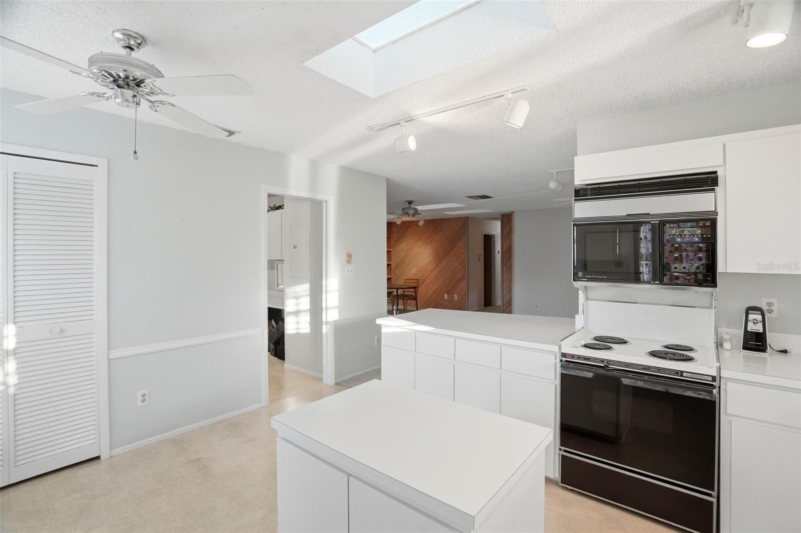 110 GEORGIA AVE. AVE — photo 20