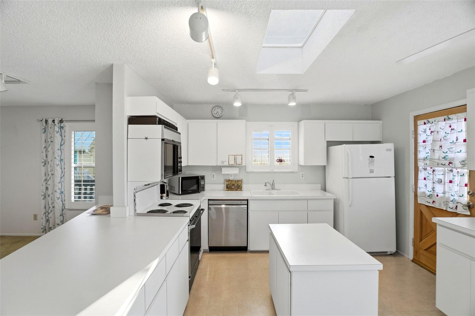 110 GEORGIA AVE. AVE — photo 18