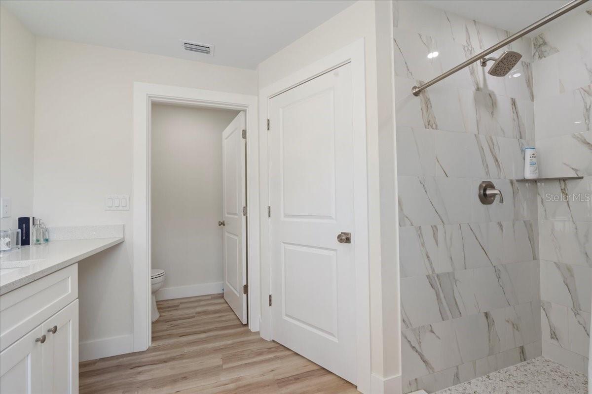 2405 VANCOUVER LN — photo 19