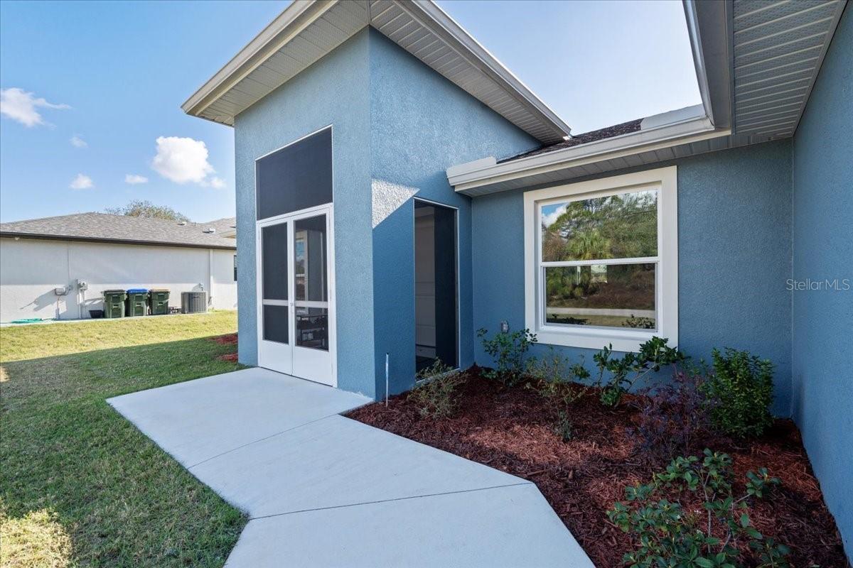 2405 VANCOUVER LN — photo 3