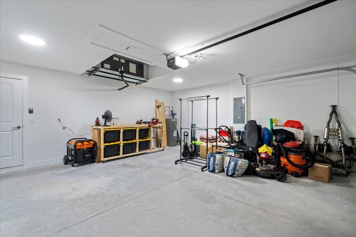 2405 VANCOUVER LN — photo 24