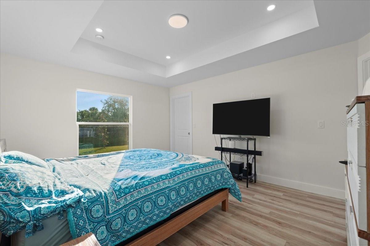 2405 VANCOUVER LN — photo 17