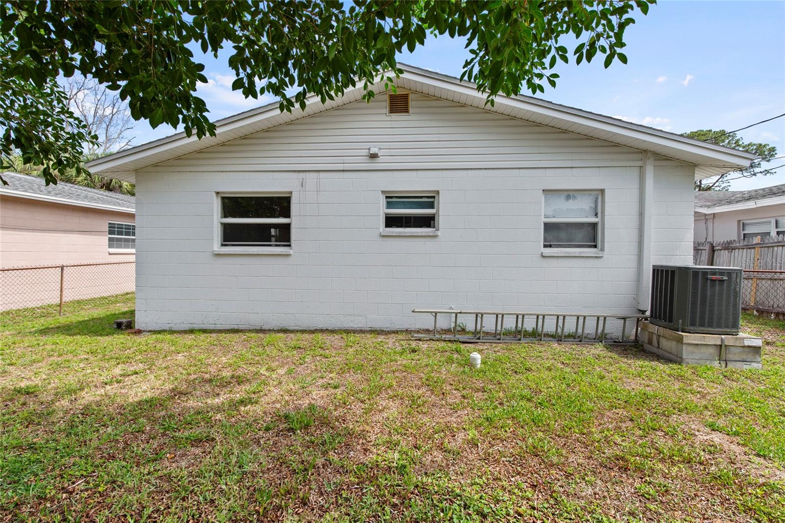1735 MISSISSIPPI AVE NE — photo 11