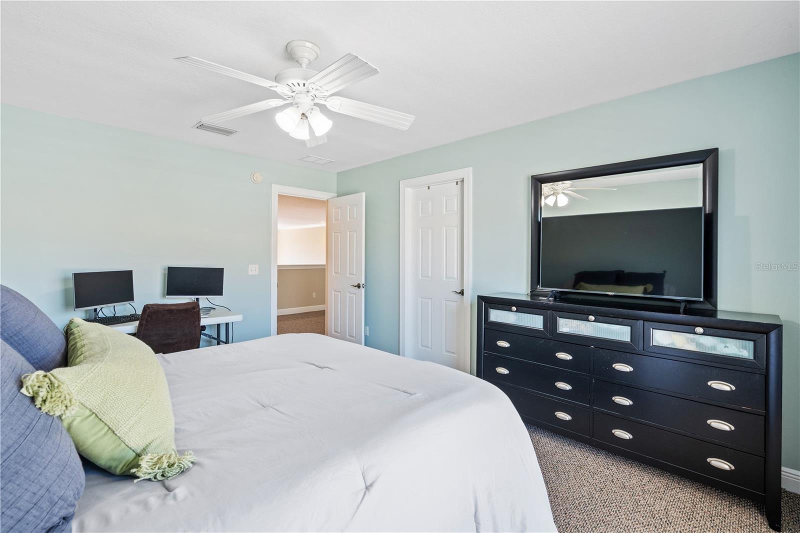 210 VALENCIA CIR — photo 30