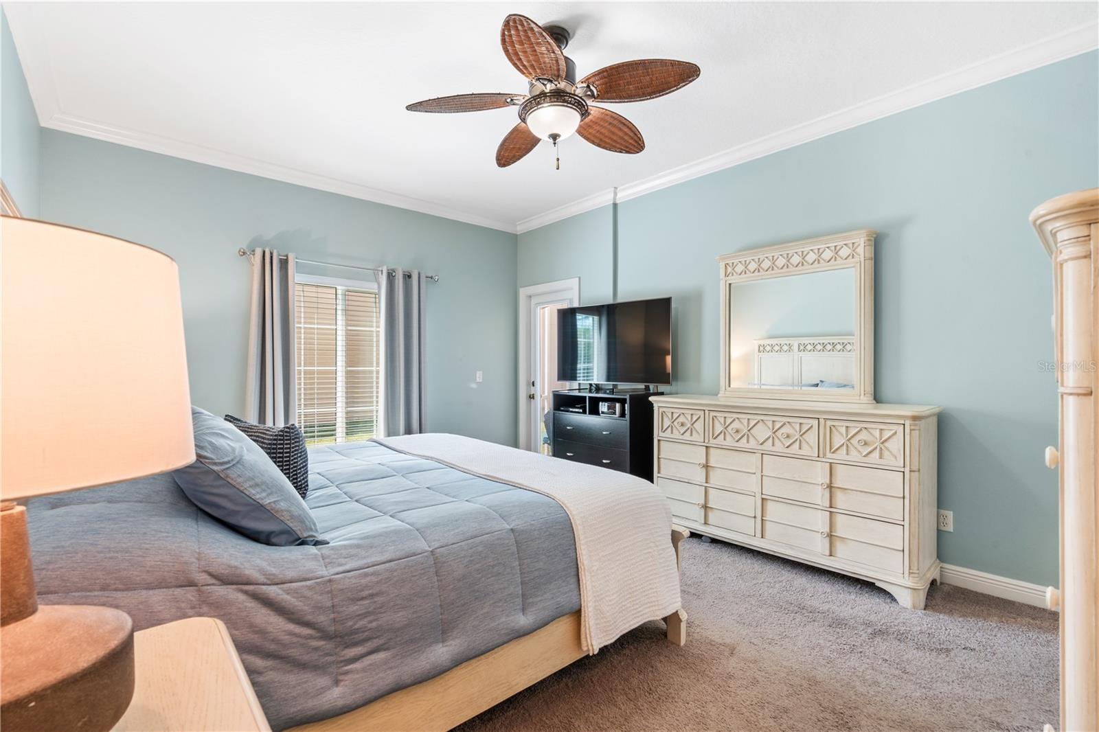 210 VALENCIA CIR — photo 16