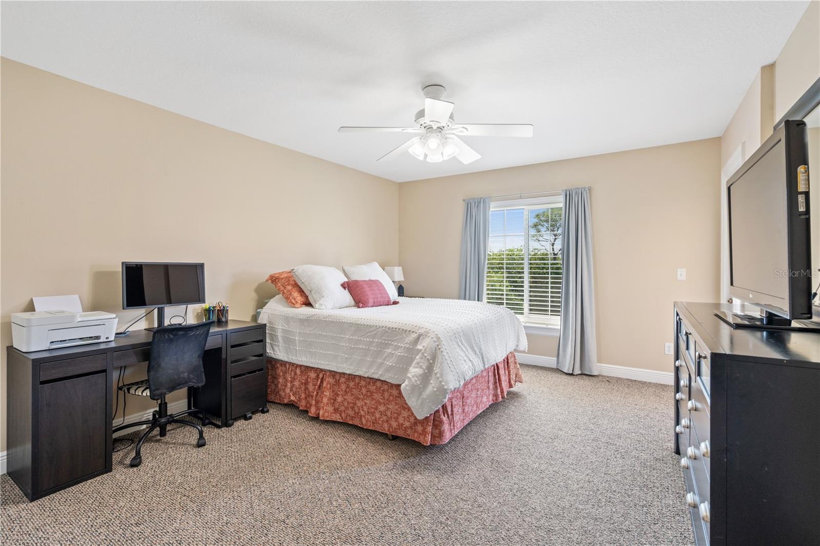 210 VALENCIA CIR — photo 26