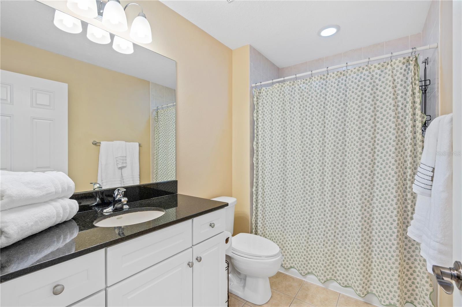 210 VALENCIA CIR — photo 28