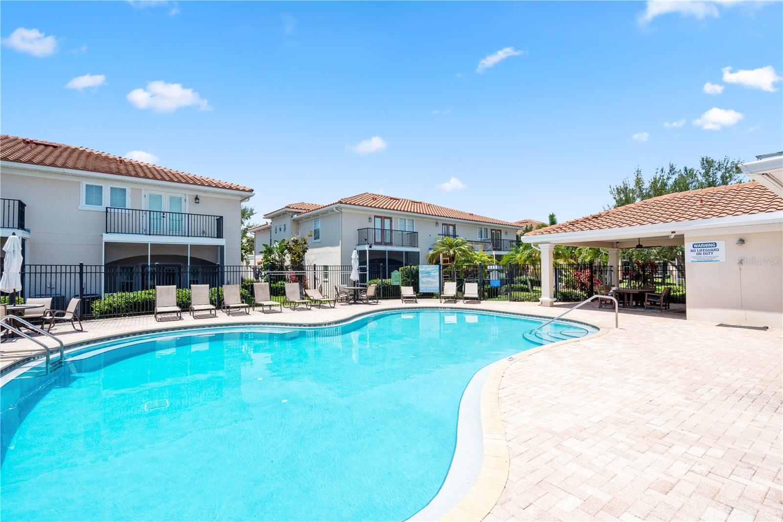 210 VALENCIA CIR — photo 37