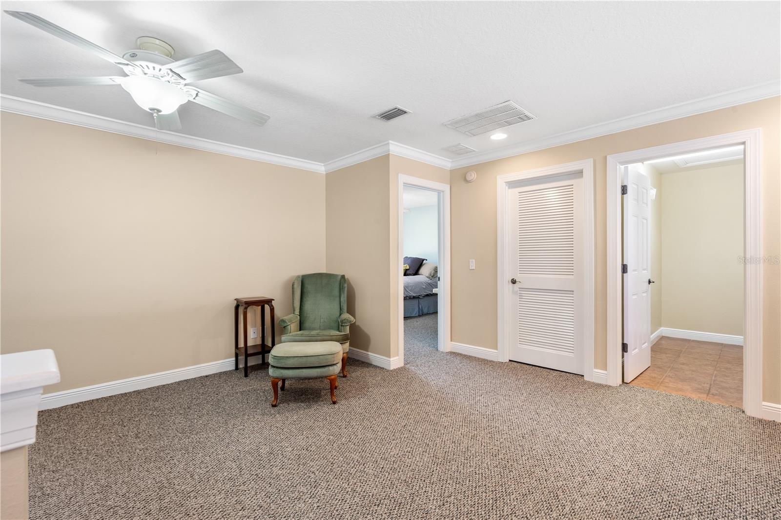 210 VALENCIA CIR — photo 23