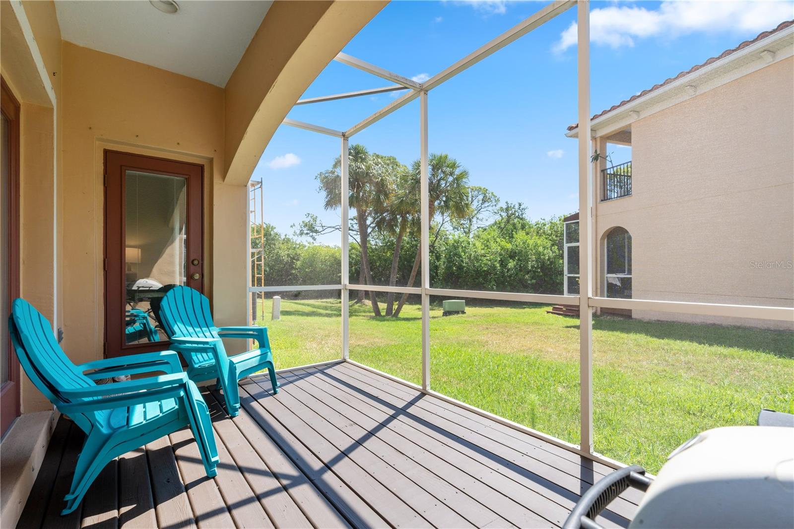 210 VALENCIA CIR — photo 33