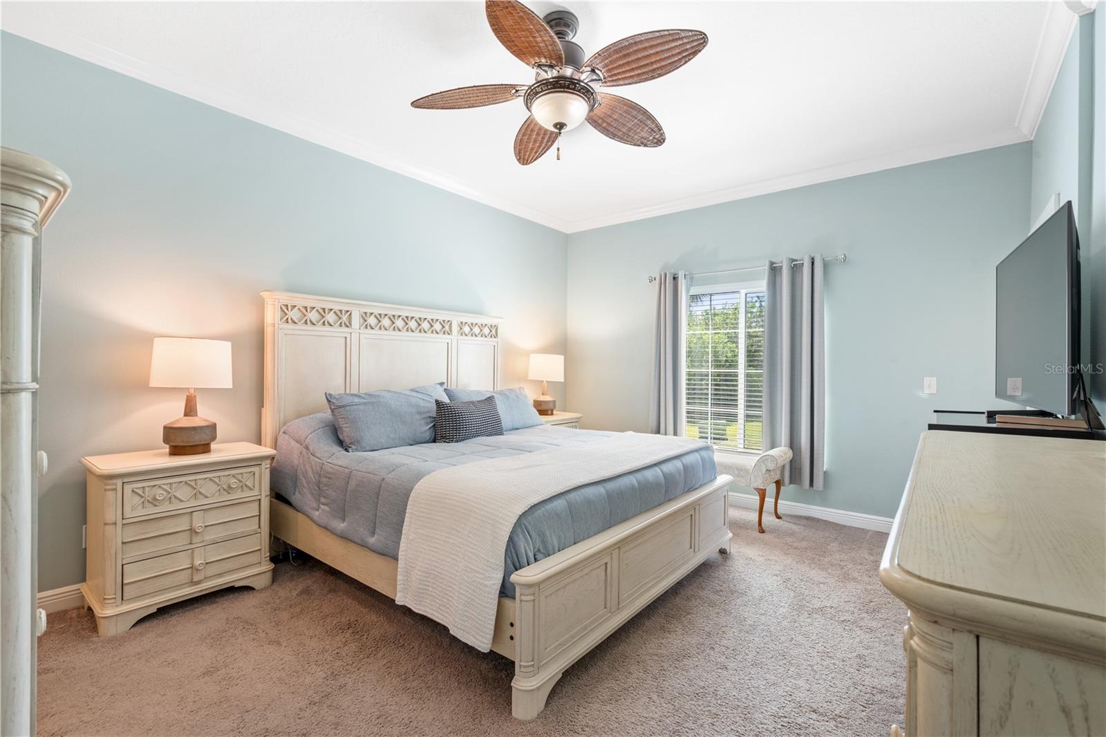 210 VALENCIA CIR — photo 18