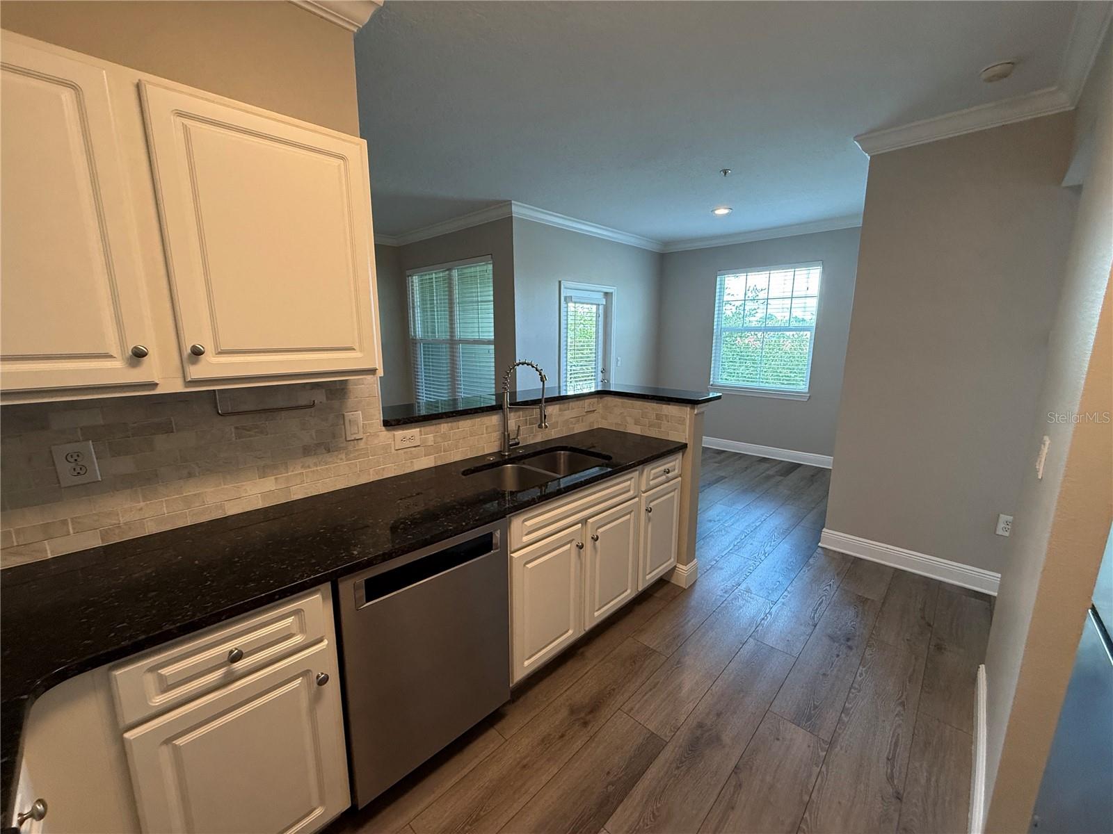 1910 E PALM AVE #11321 — photo 8