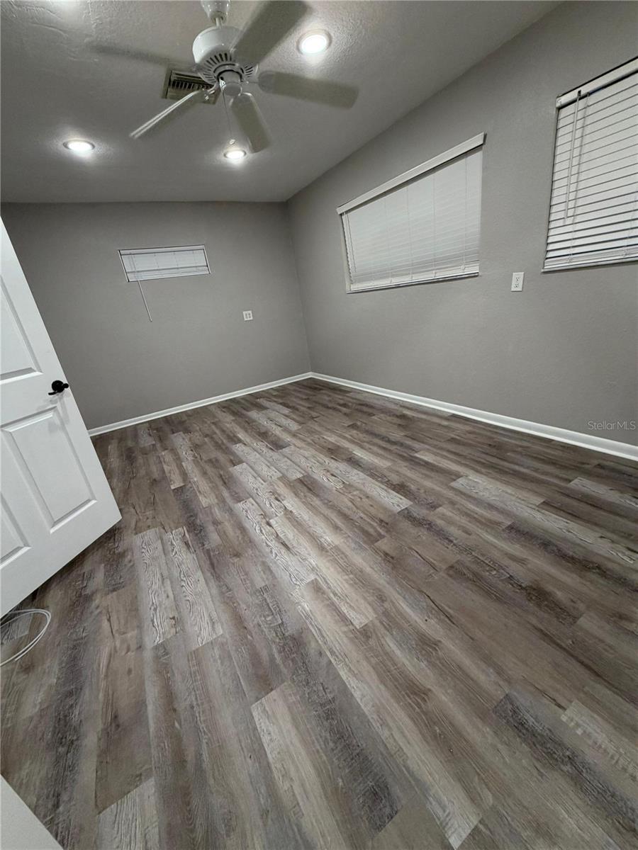 5950 HIGH ST — photo 9