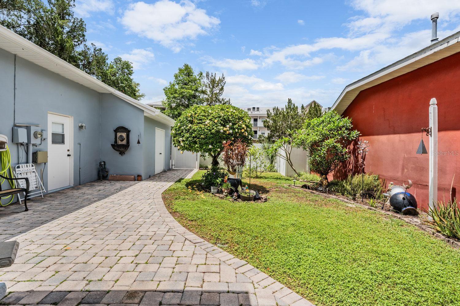 10426 MOUNT DORA ST — photo 26