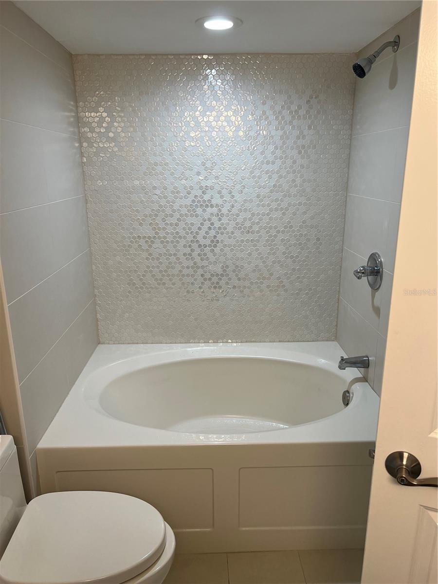 5701 BAHIA DEL MAR CIR #508 — photo 8