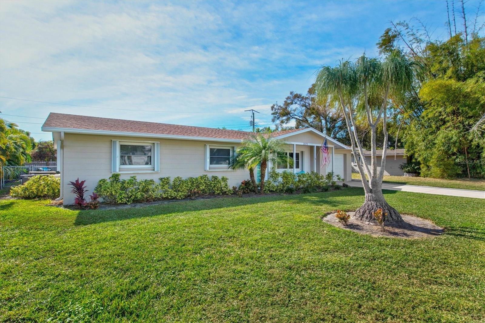 2572 JEFFERSON CIR — photo 3