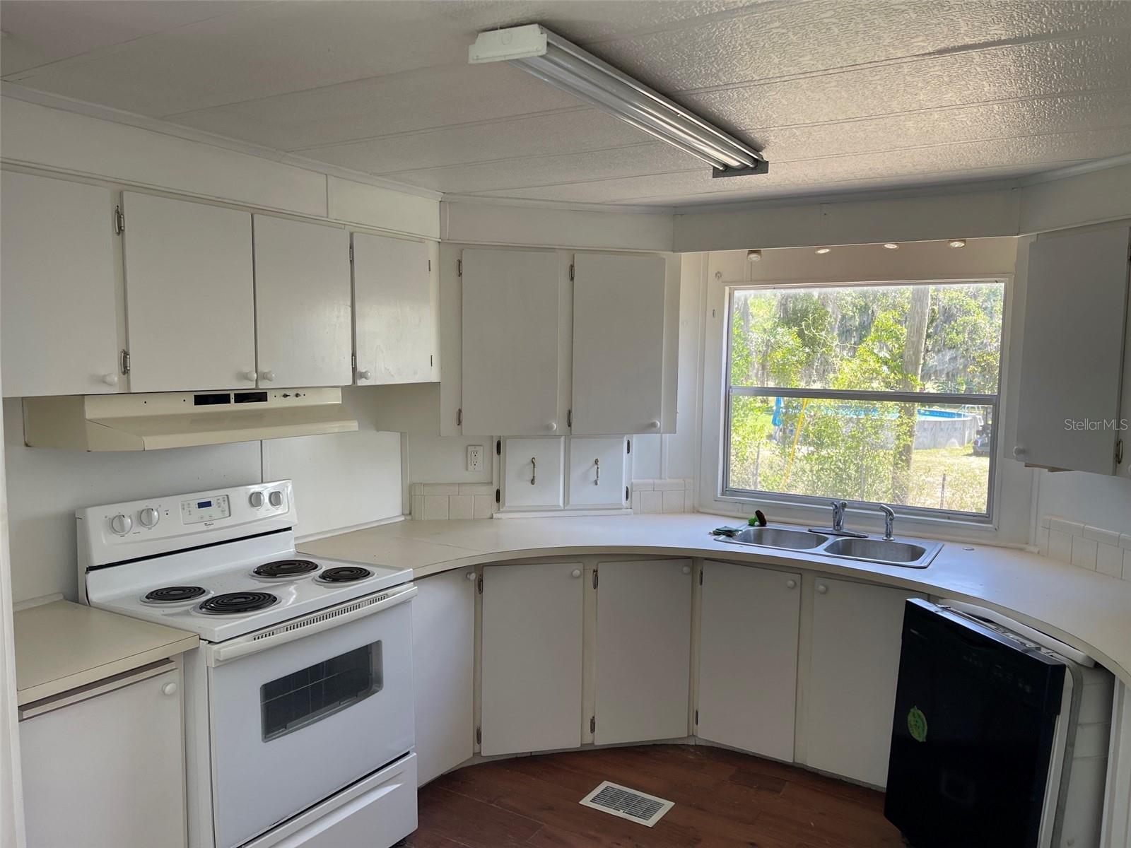 16329 CALDWELL LN — photo 3