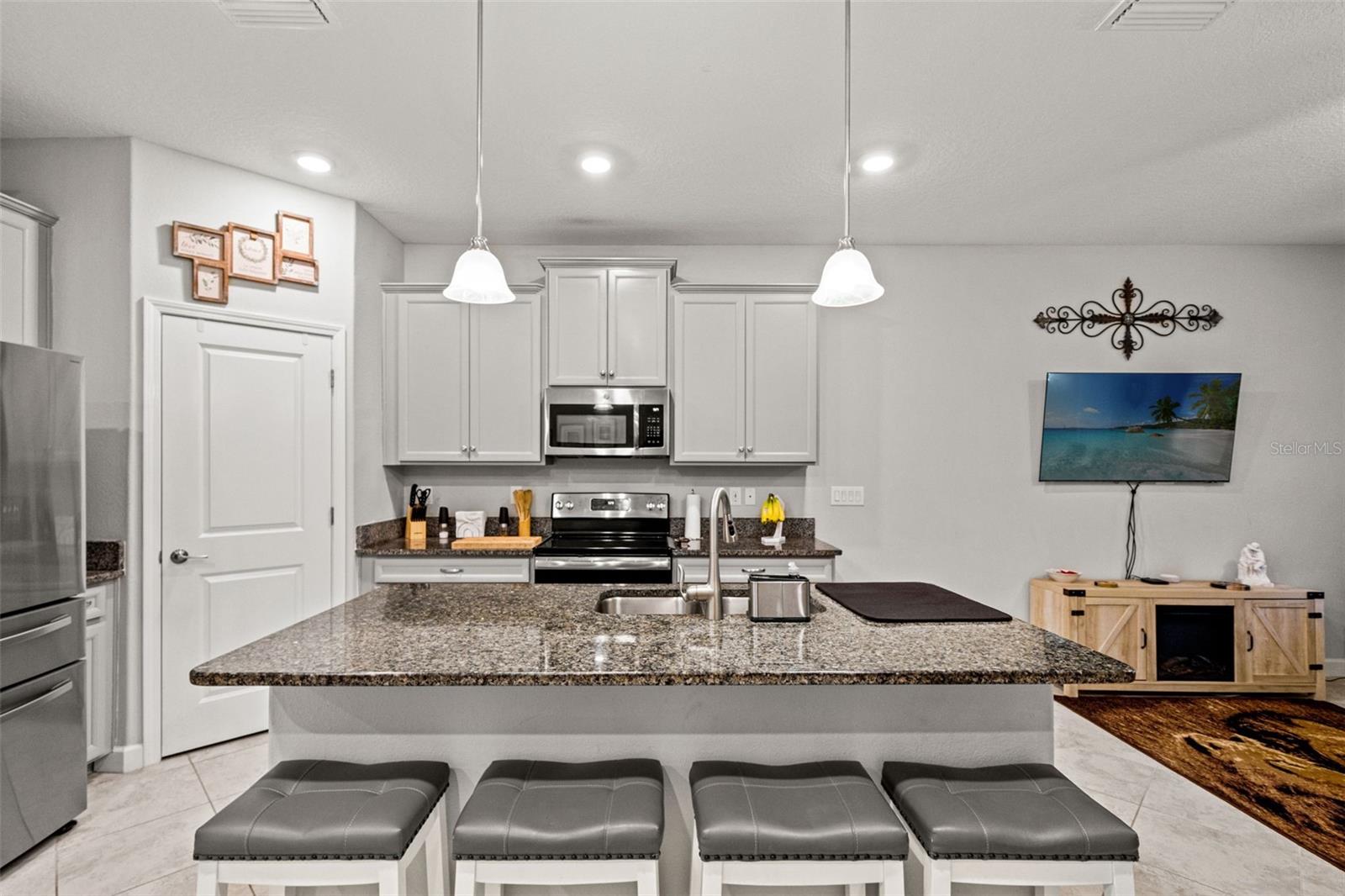 6612 CITRUS CREEK LN — photo 3