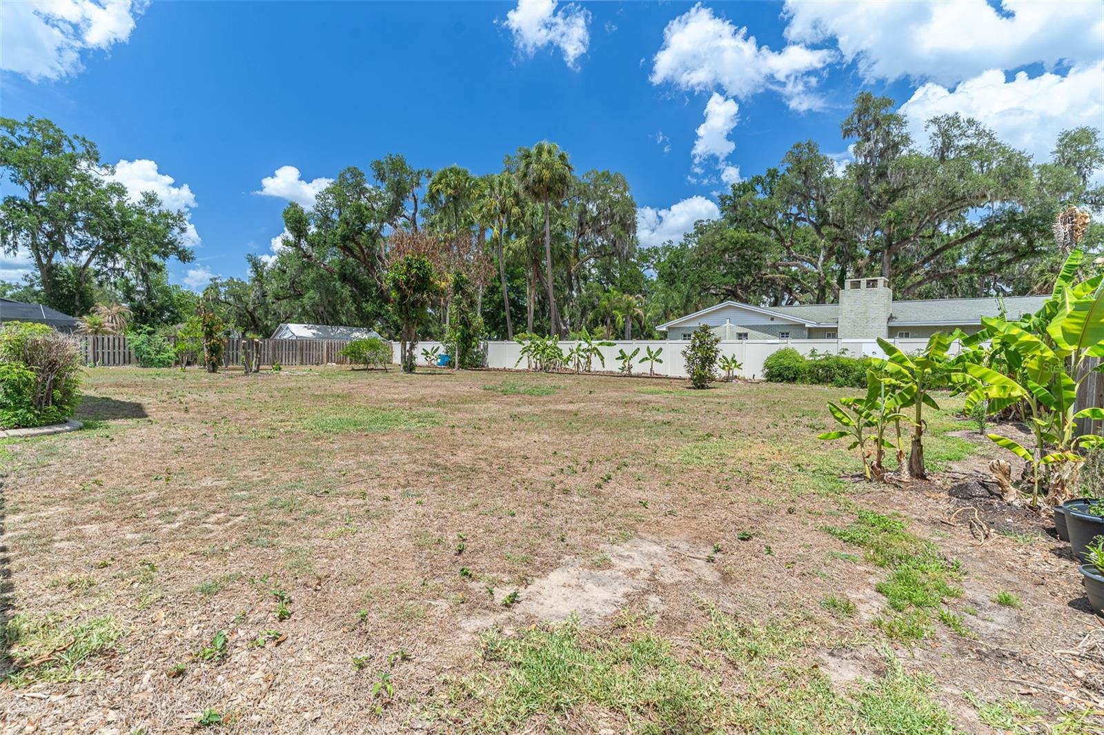 915 HICKORY FORK DR — photo 30