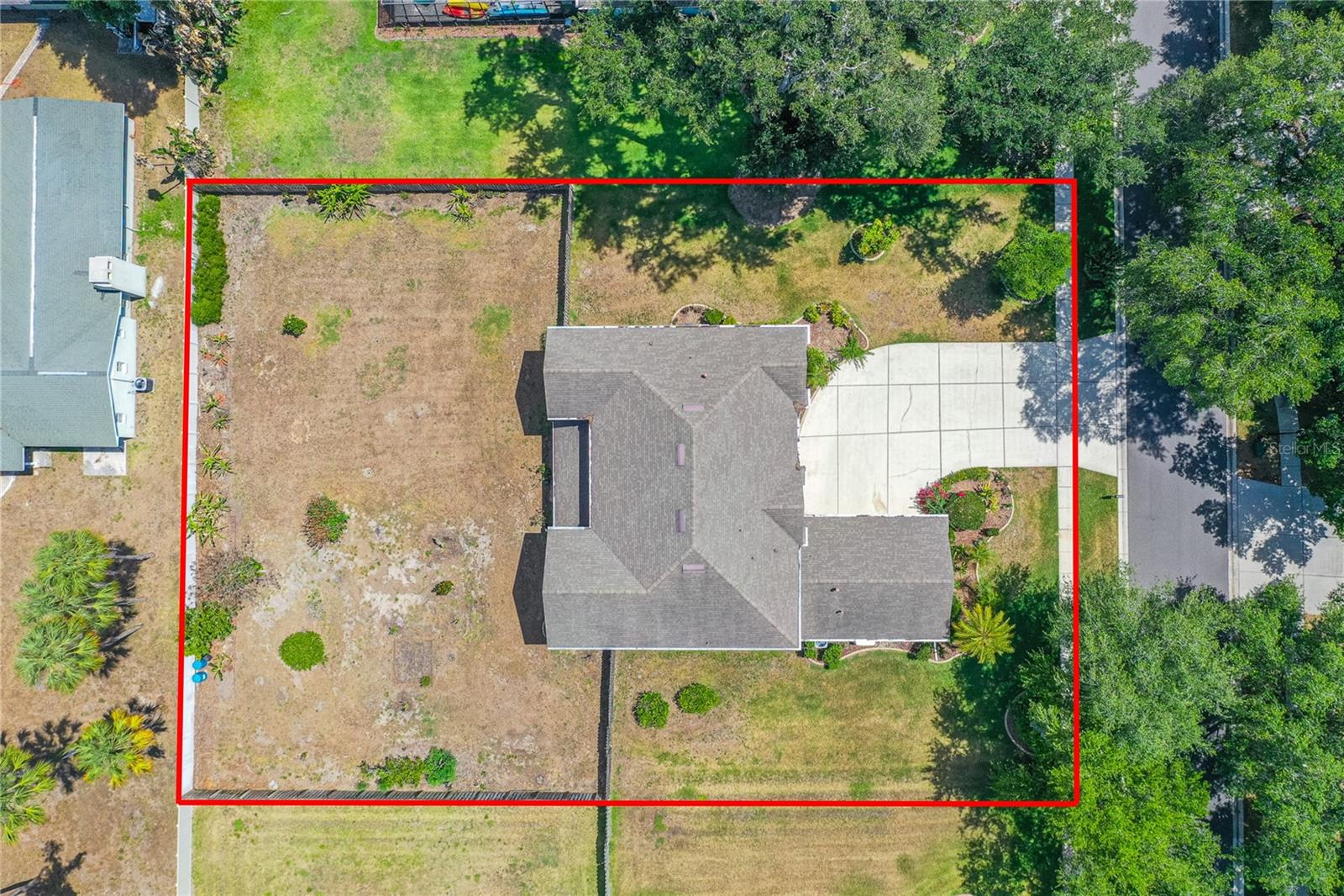 915 HICKORY FORK DR — photo 35