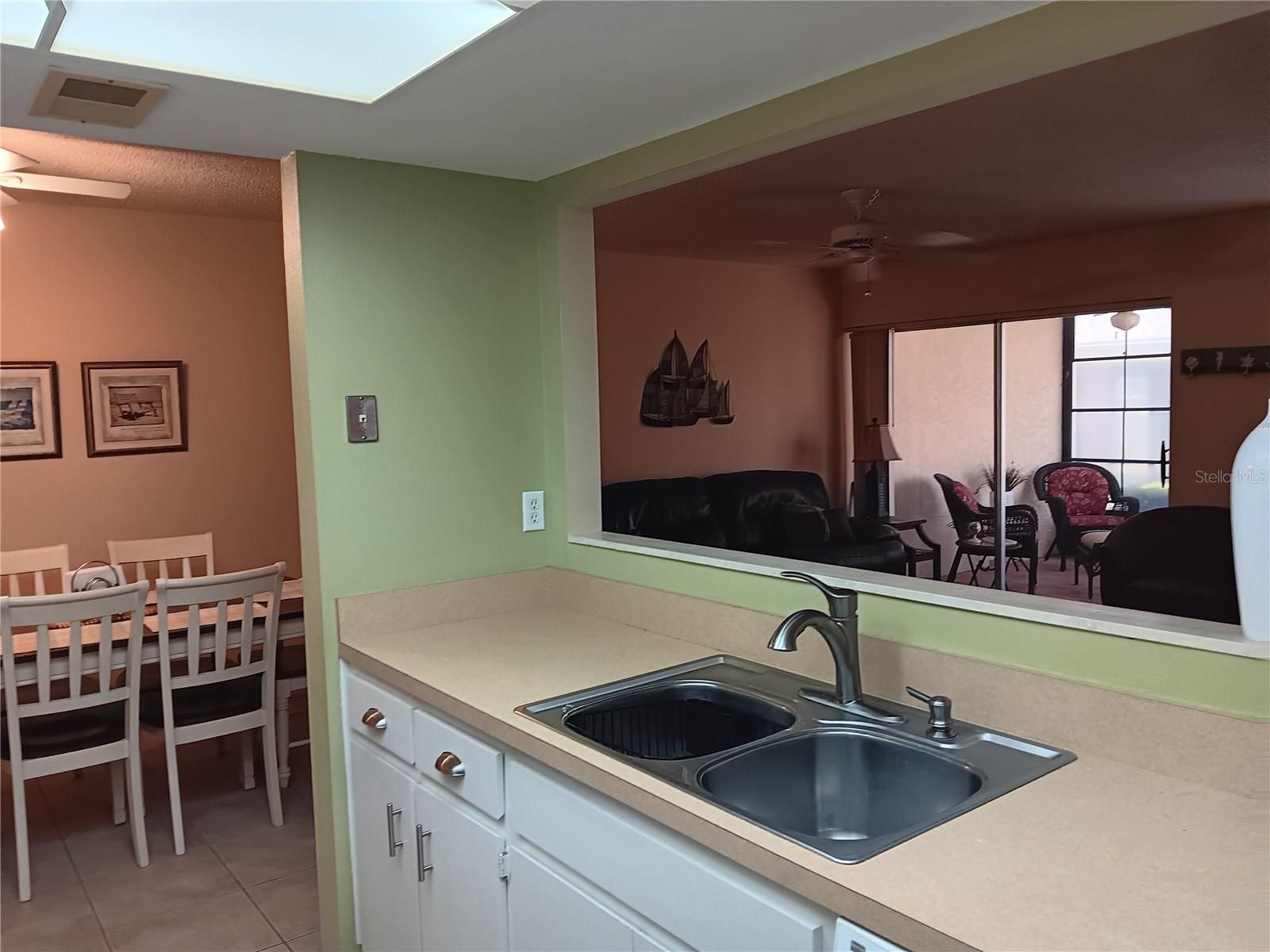 8150 BRADDOCK CIR #3 — photo 8
