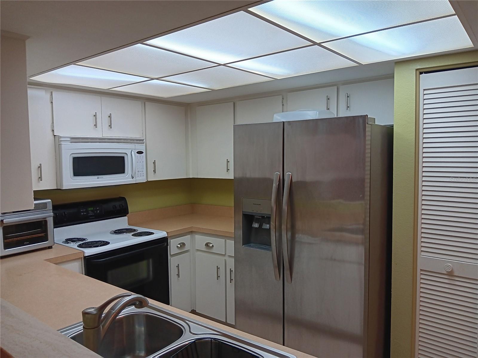 8150 BRADDOCK CIR #3 — photo 7