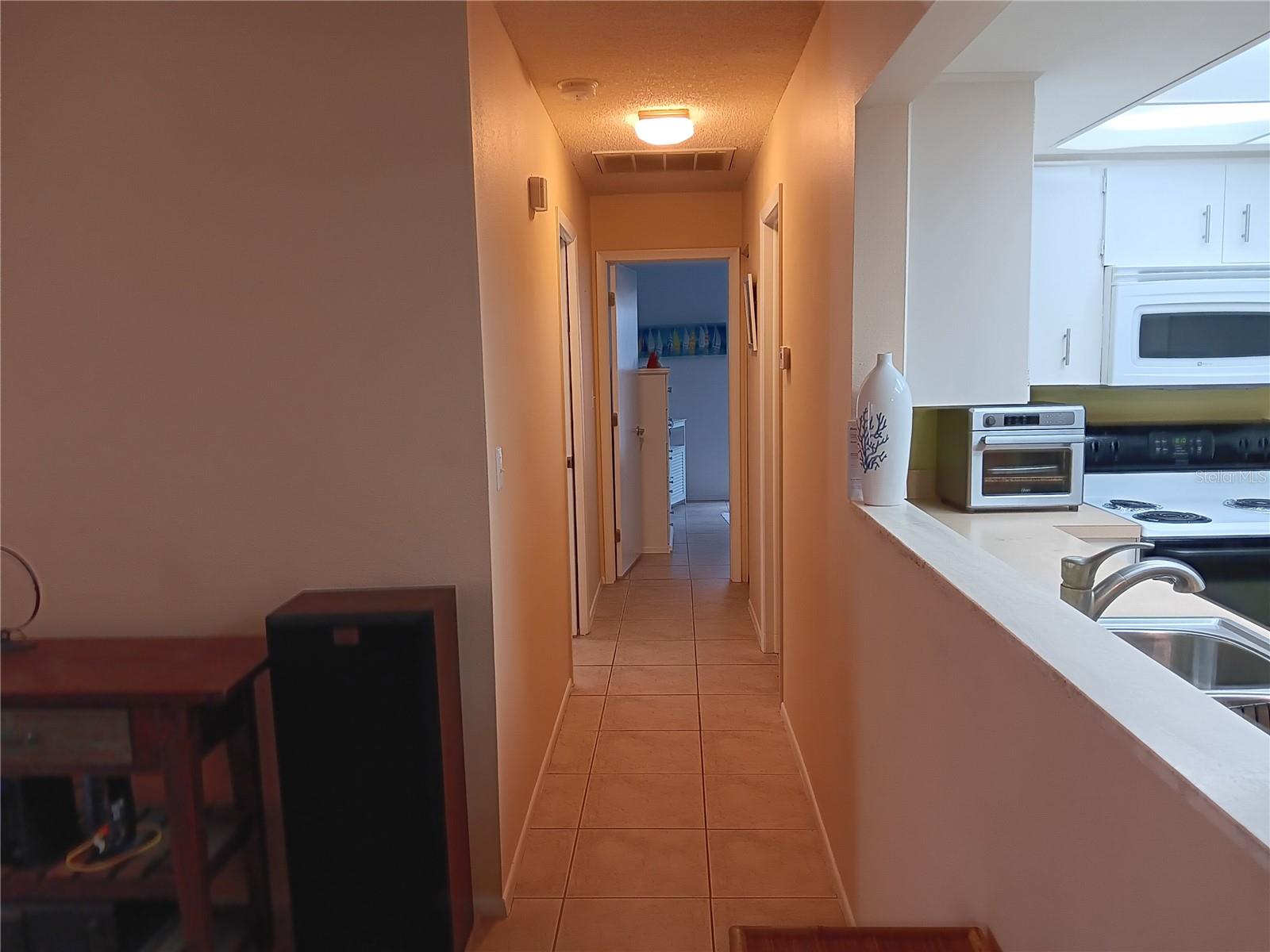 8150 BRADDOCK CIR #3 — photo 10