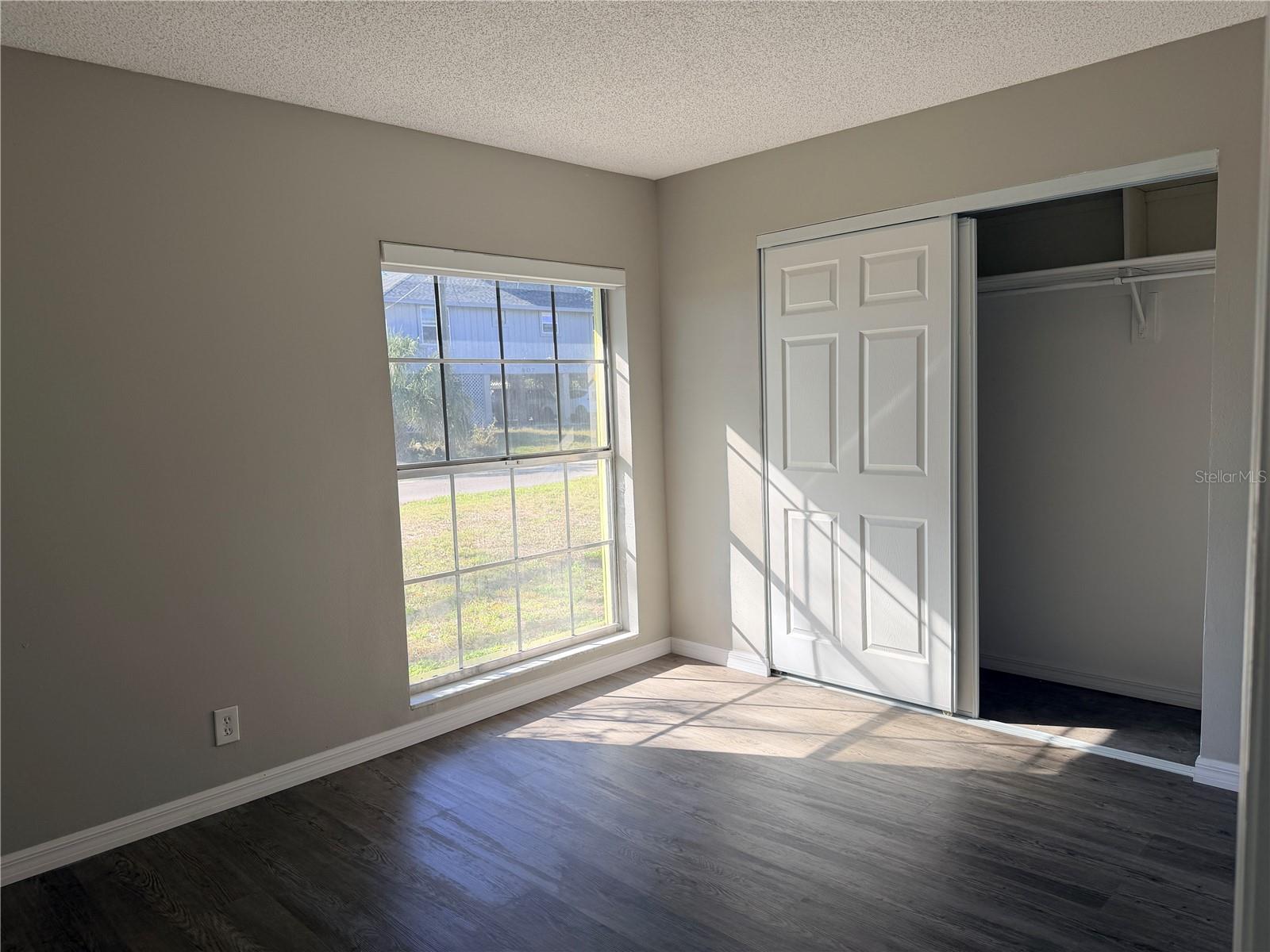 814 SEABREEZE DR — photo 28