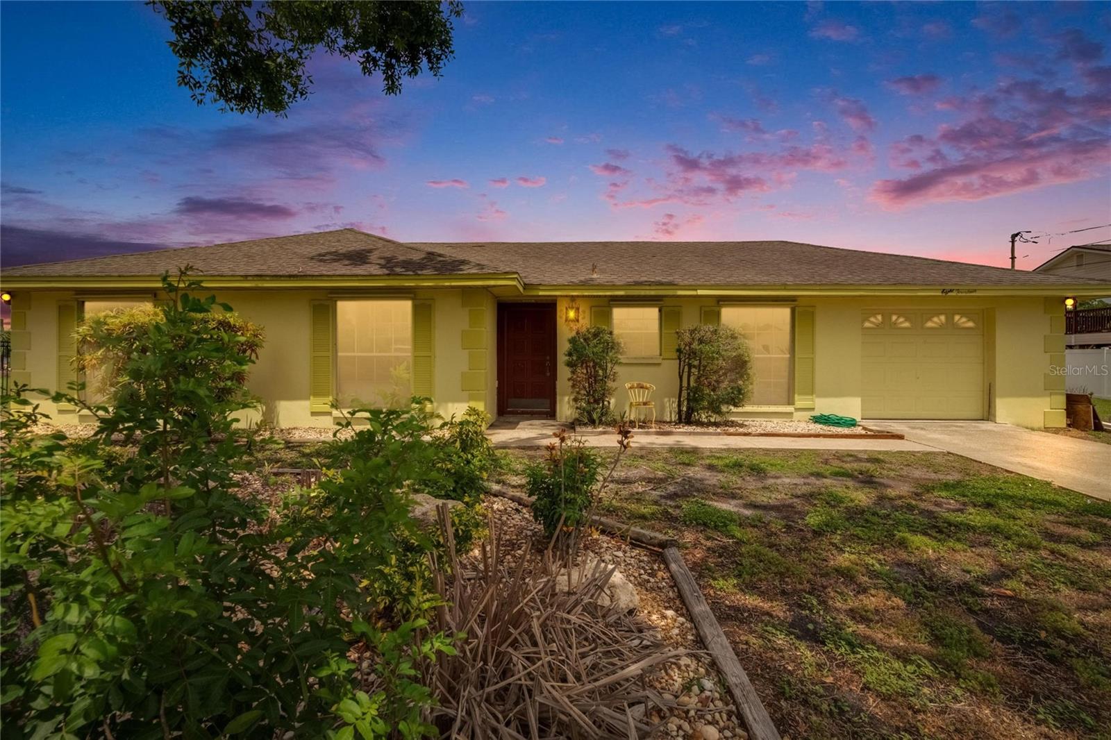 814 SEABREEZE DR — photo 2
