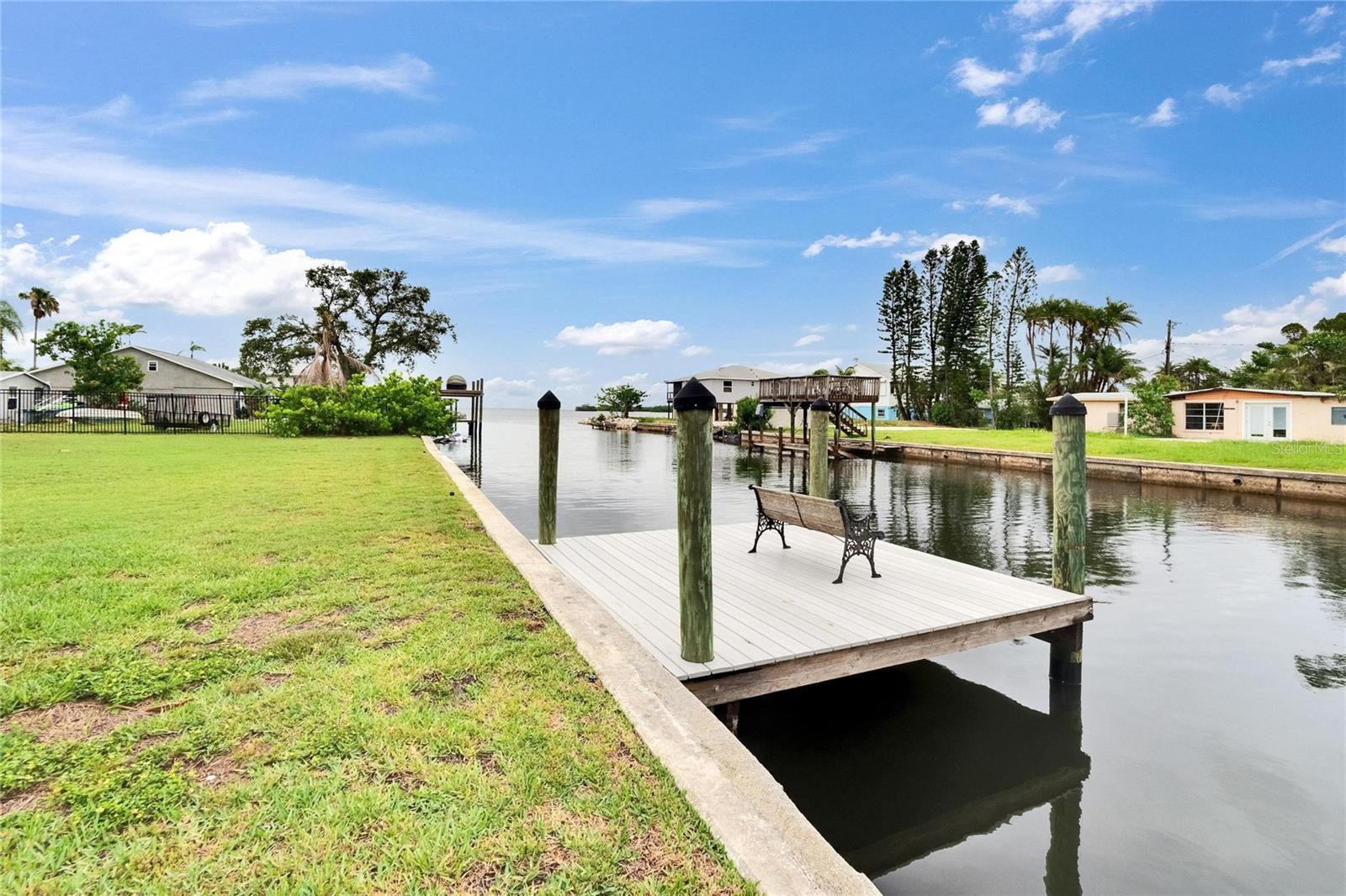 814 SEABREEZE DR — photo 37