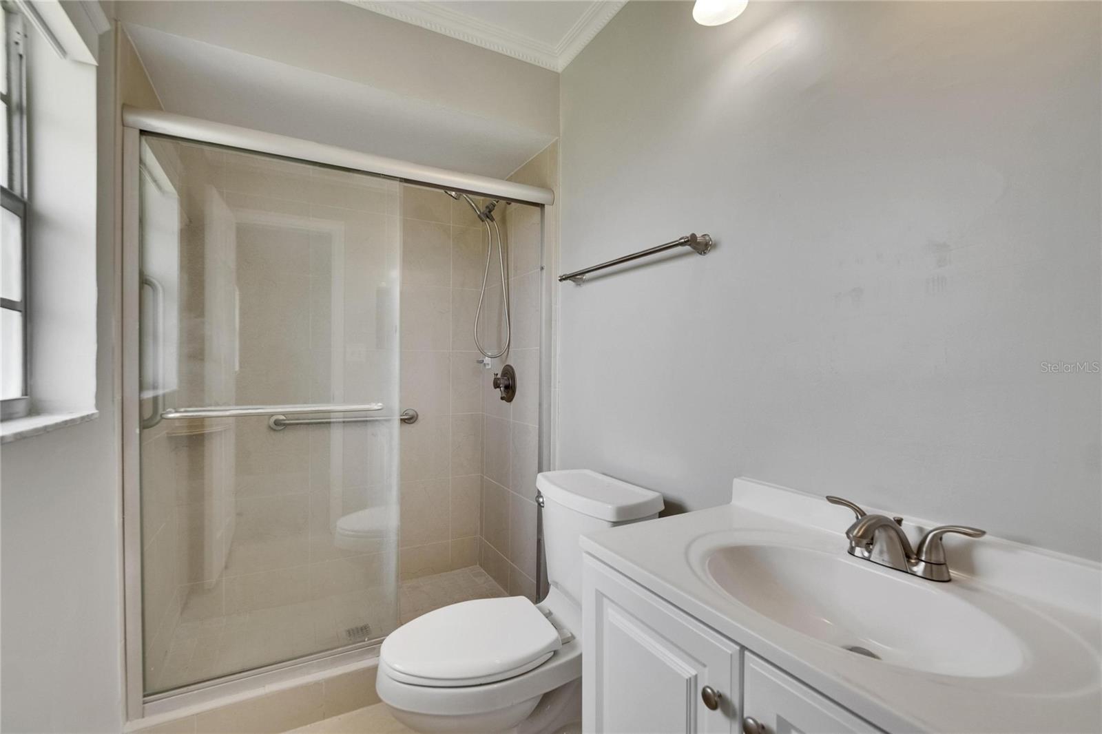814 SEABREEZE DR — photo 19