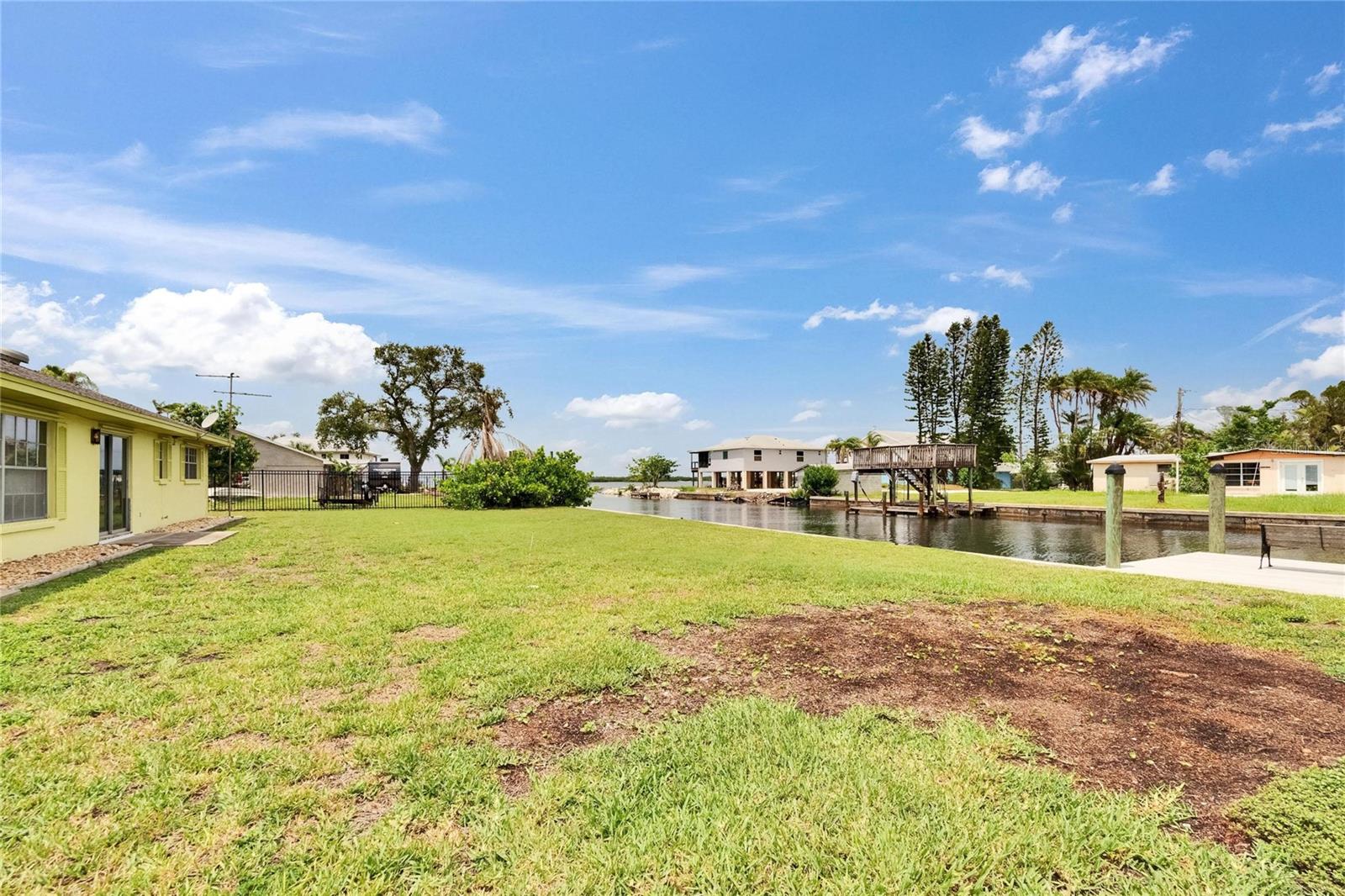 814 SEABREEZE DR — photo 14