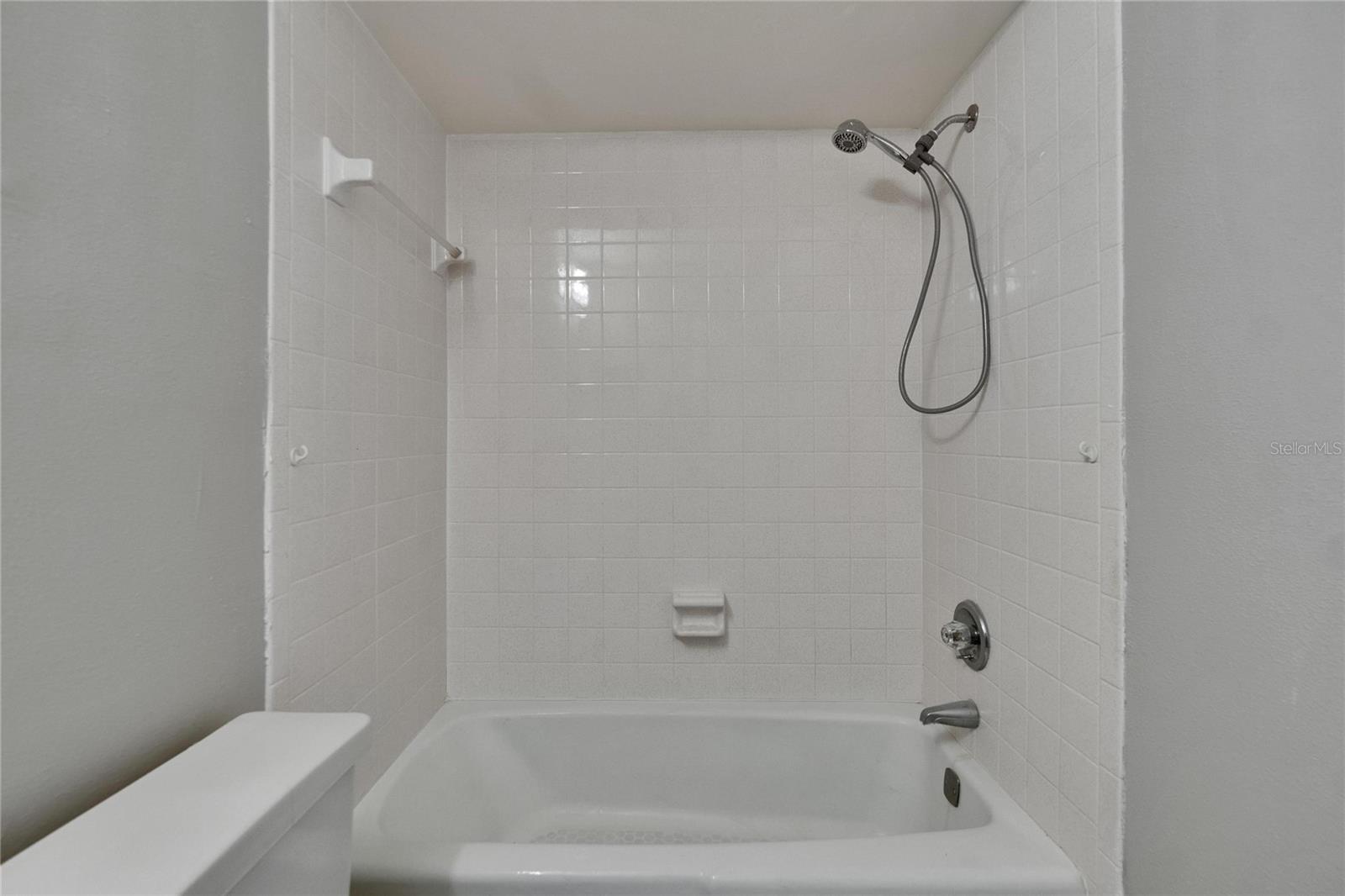 814 SEABREEZE DR — photo 20