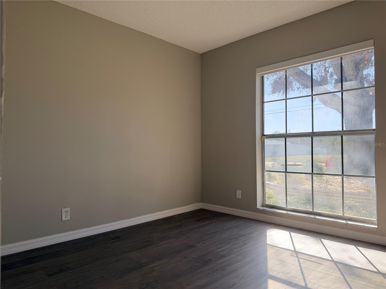 814 SEABREEZE DR — photo 27