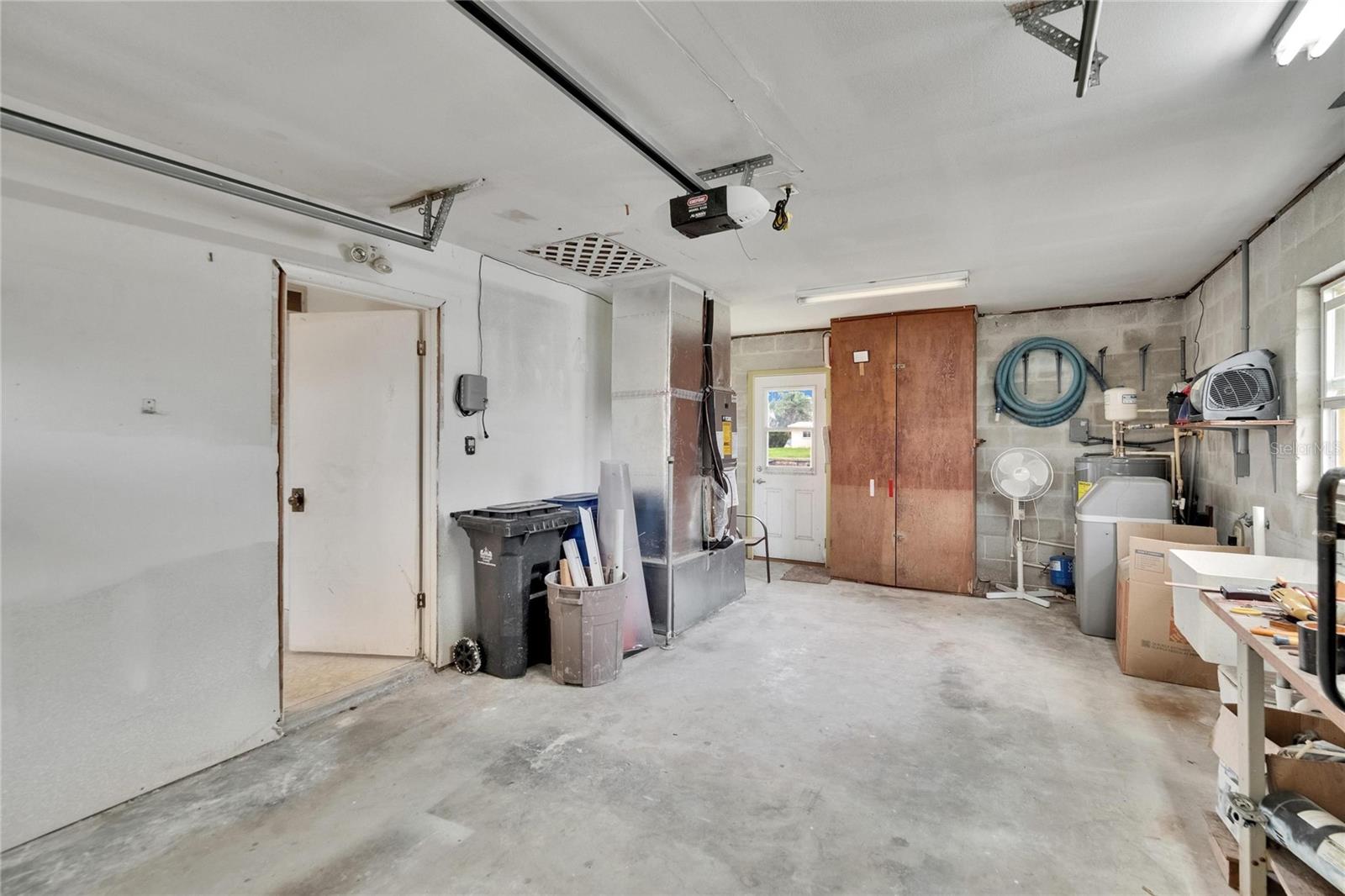 814 SEABREEZE DR — photo 31