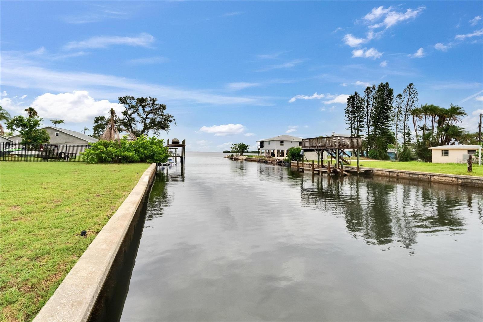 814 SEABREEZE DR — photo 35