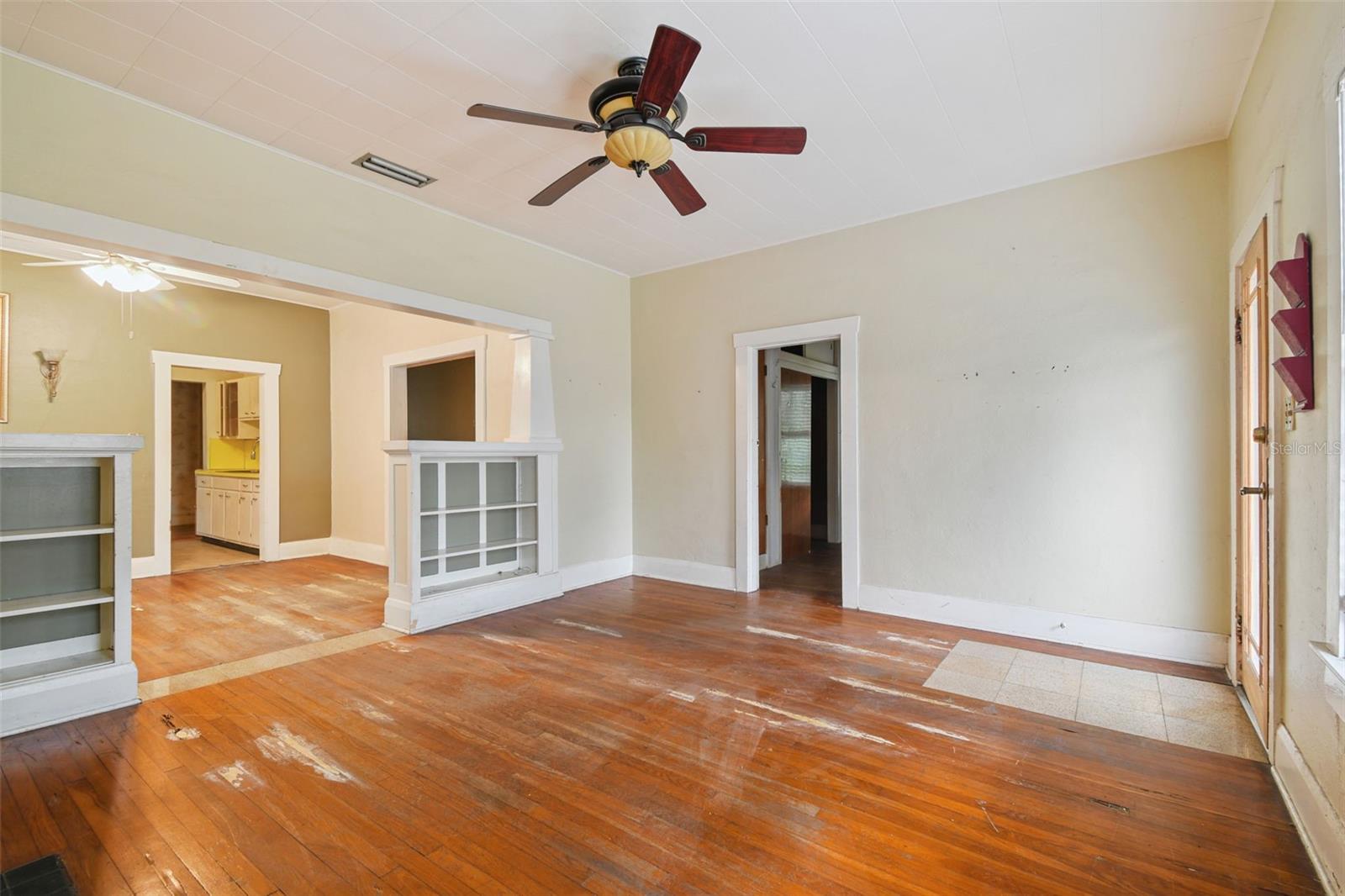 702 W VIRGINIA AVE — photo 25