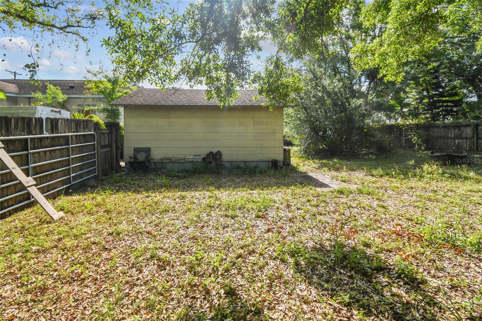 702 W VIRGINIA AVE — photo 16