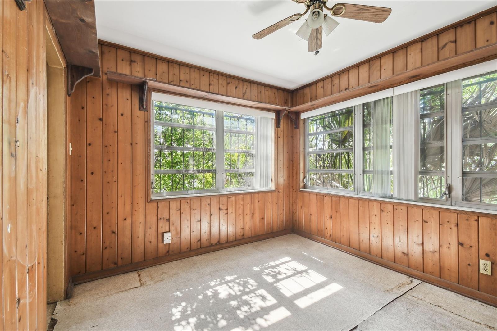702 W VIRGINIA AVE — photo 54