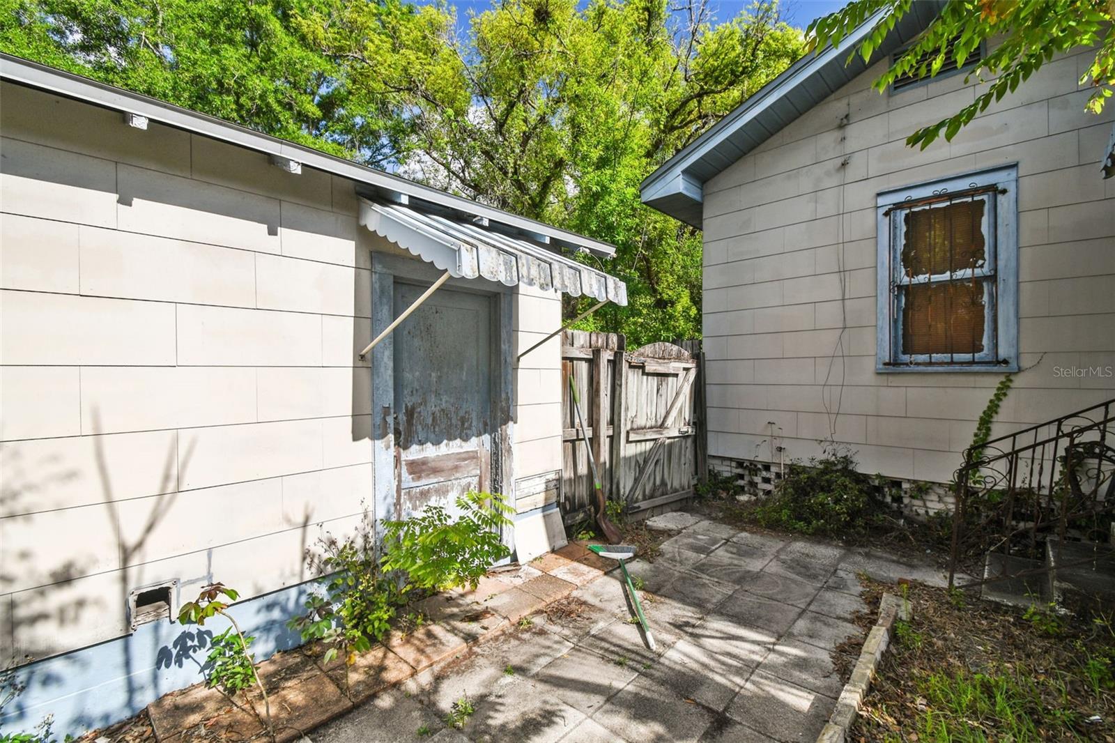 702 W VIRGINIA AVE — photo 12